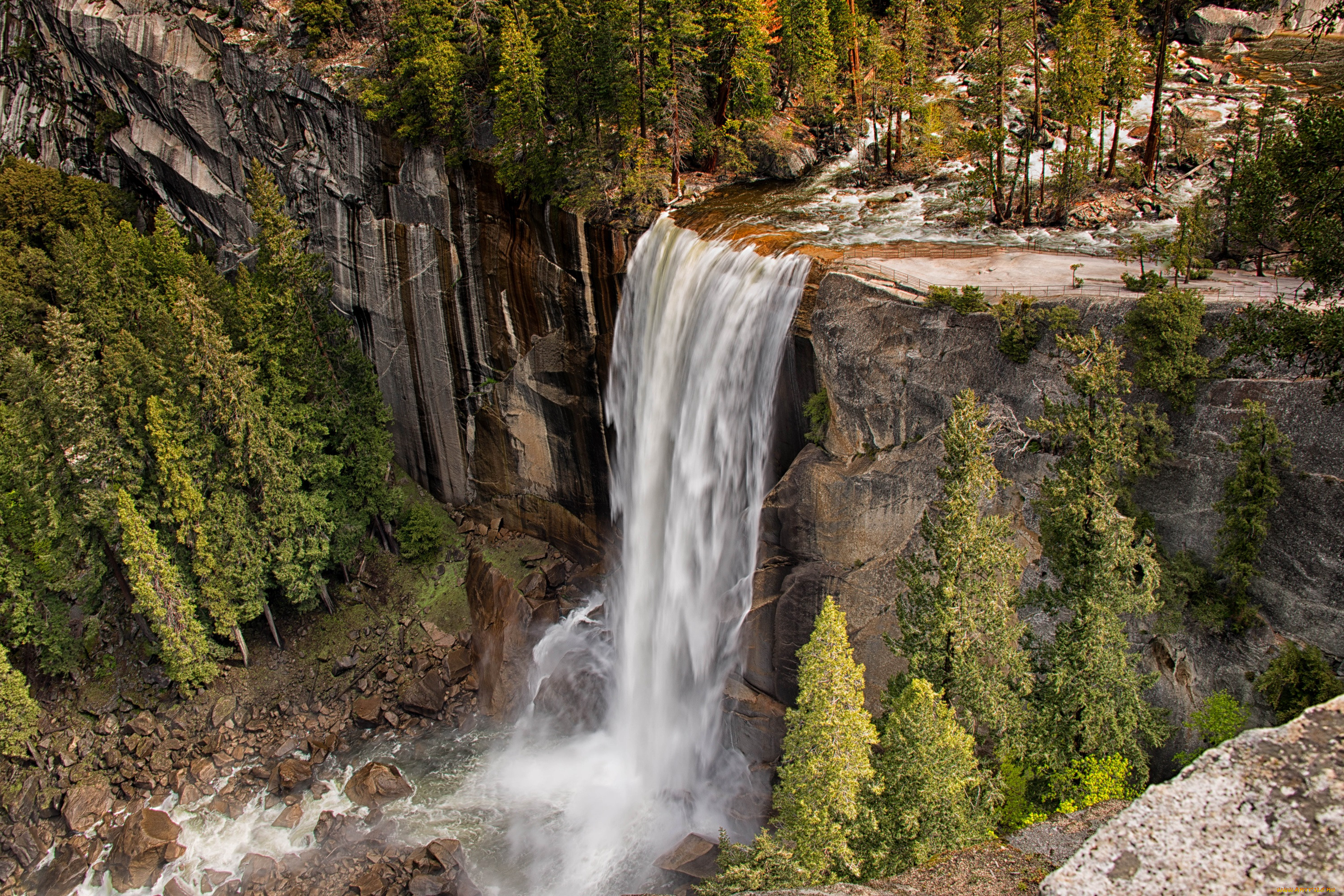 Cascade. Национальный парк Йосемити Калифорния США. Йосемитский водопад, Калифорния. Йосемити национальный парк водопады. Водопад Вернал, Калифорния, США.